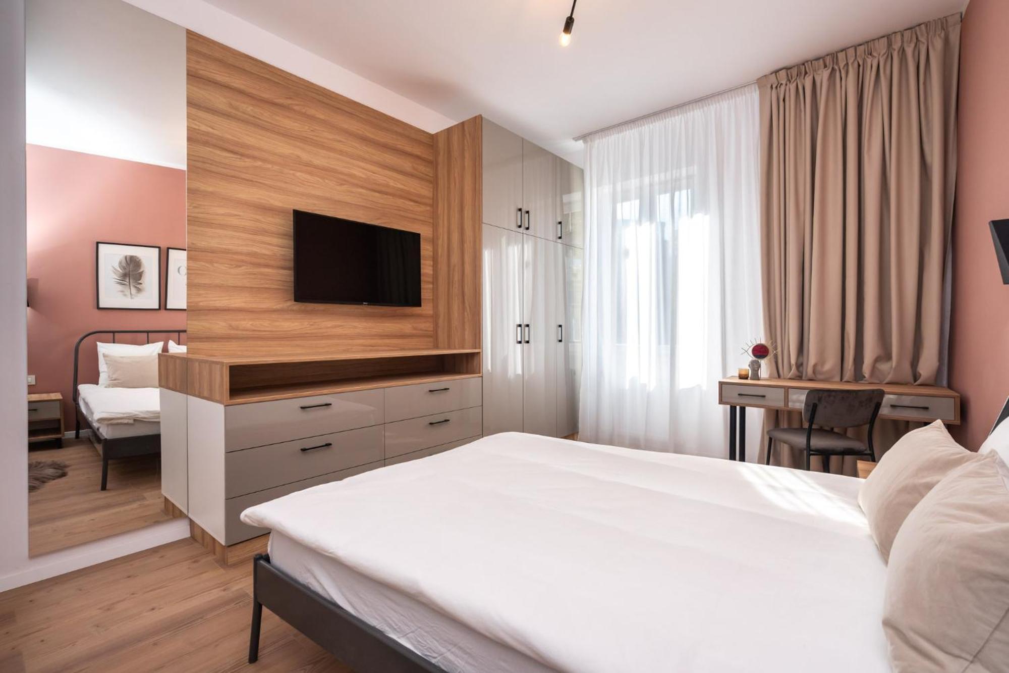 The Loft Luxury Apartments-Near The Park In The City Center Bucareste Exterior foto